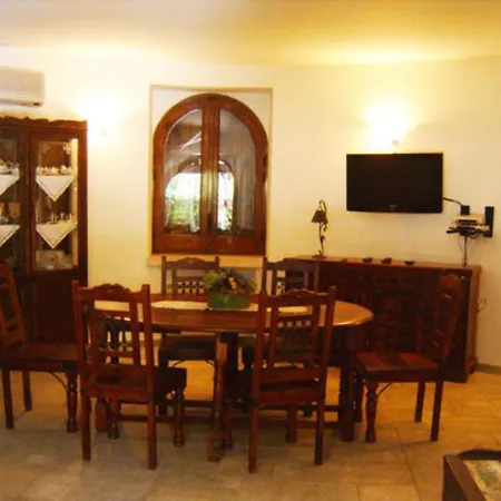 Bed & Breakfast Torri Petrose 3*